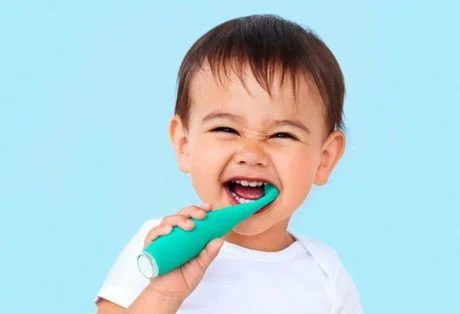 4 Loại kem đánh răng nuốt được cho bé và không chứa flour cực kỳ an toàn