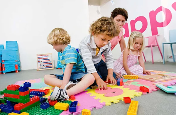Hướng dẫn cách lựa chọn đồ chơi kích thích trí thông minh cho trẻ 3 tuổi