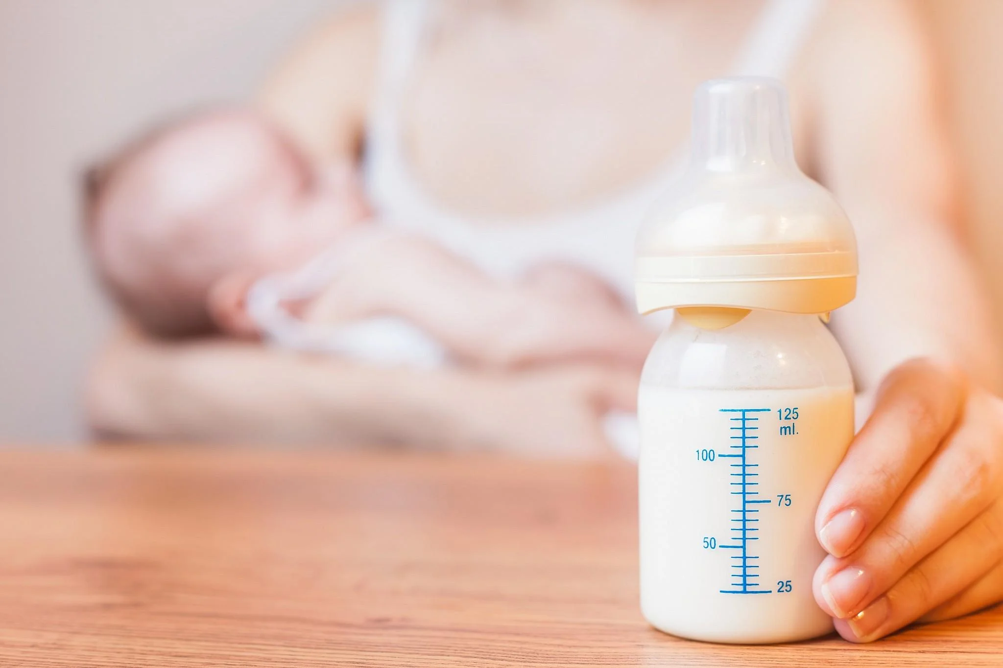 Lựa chọn sữa cho trẻ sơ sinh thì loại nào tốt nhất ?