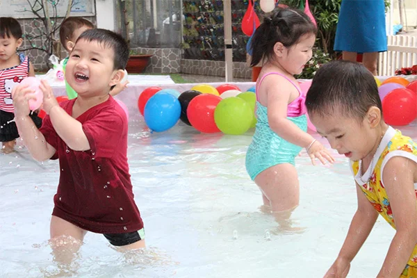 TOP 3 chiếc bể bơi cho bé tại nhà ba mẹ không nên bỏ qua