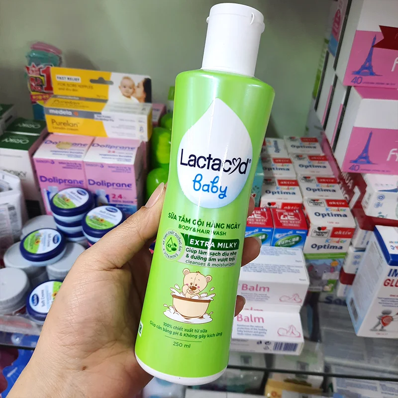 Sữa tắm gội cho bé Lactacyd Milky 250ml