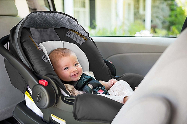 TOP 3 chiếc ghế ngồi ô tô cho bé từ sơ sinh được rất nhiều phụ huynh lựa chọn