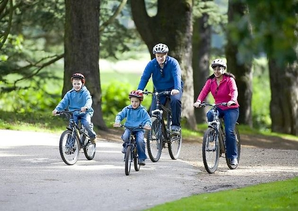 Có nên cho bé sử dụng xe thăng bằng trước khi đi xe đạp trẻ em?