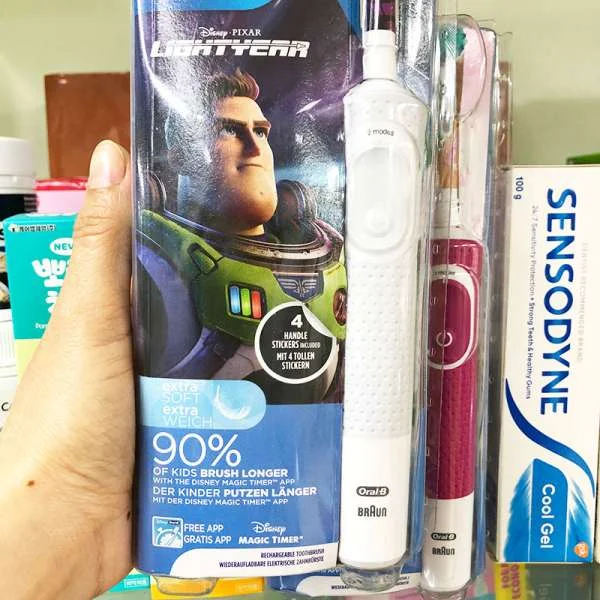 ban-chai-danh-rang-dien-cho-be-oral-b-stages-power-2