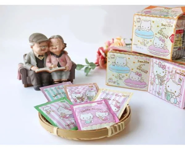 gia-vi-rac-com-hello-kitty-2