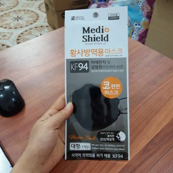 khau-trang-han-quoc-kf94-medi-shield-black