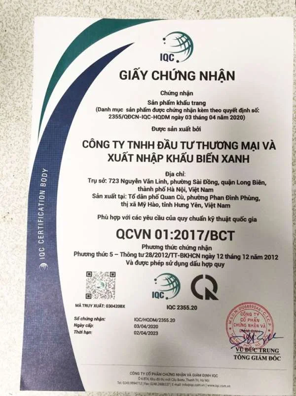 khau-trang-y-te-4-lop-bien-xanh-hop-50-chiec-giay-chung-nha