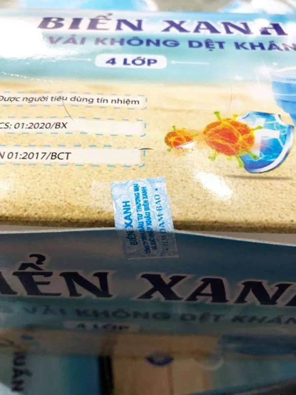 khau-trang-y-te-4-lop-bien-xanh-hop-50-chiec-tem-dam-bao