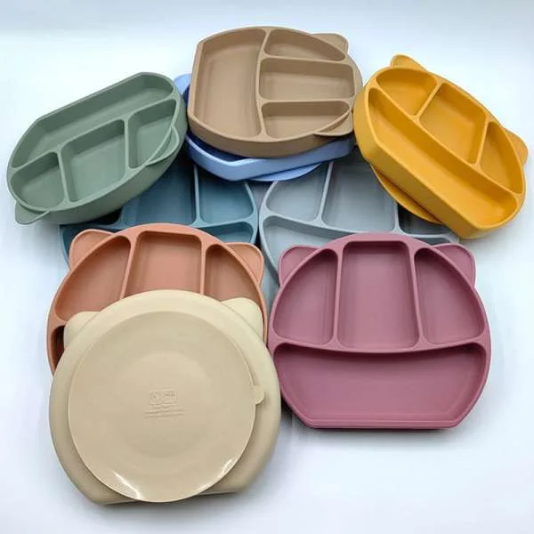khay-an-dam-silicon-hinh-gau-4-ngan-chong-do-1
