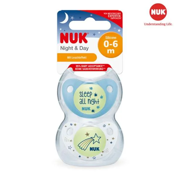 set-2-ti-gia-cho-be-nuk-silicone-ngay-dem-2