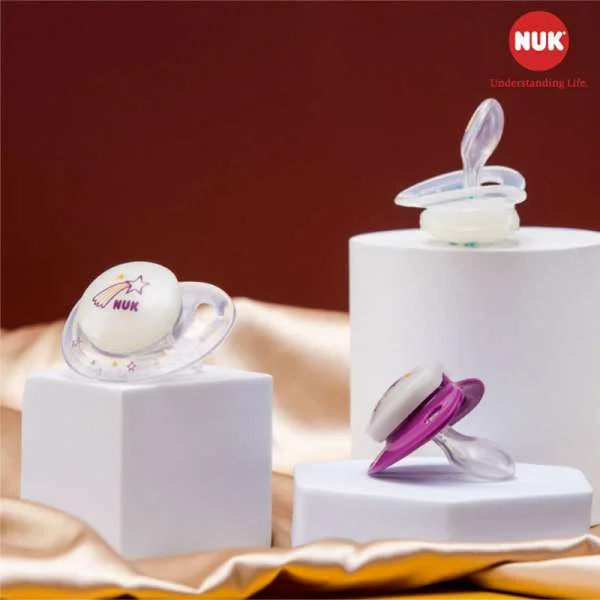 set-2-ti-gia-cho-be-nuk-silicone-ngay-dem-5