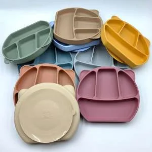 khay-an-dam-silicon-hinh-gau-4-ngan-chong-do-1